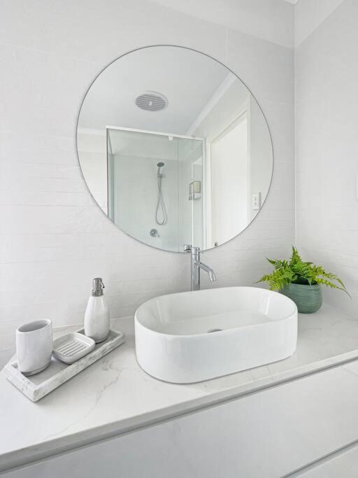 Studio Seaside Self-Contained Apartment 마르쿨라 외부 사진